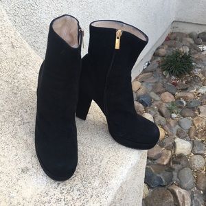 Y ves saint Laurent black suede boots size 39 US 9